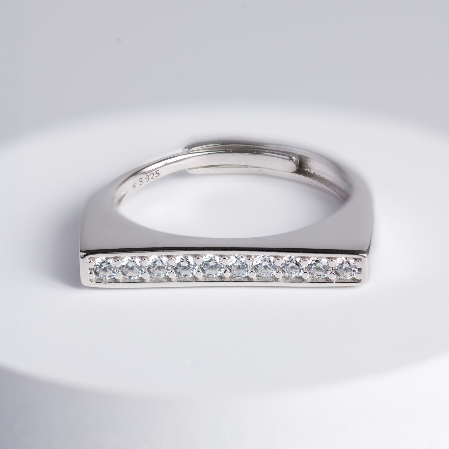 Glam Bar Ring