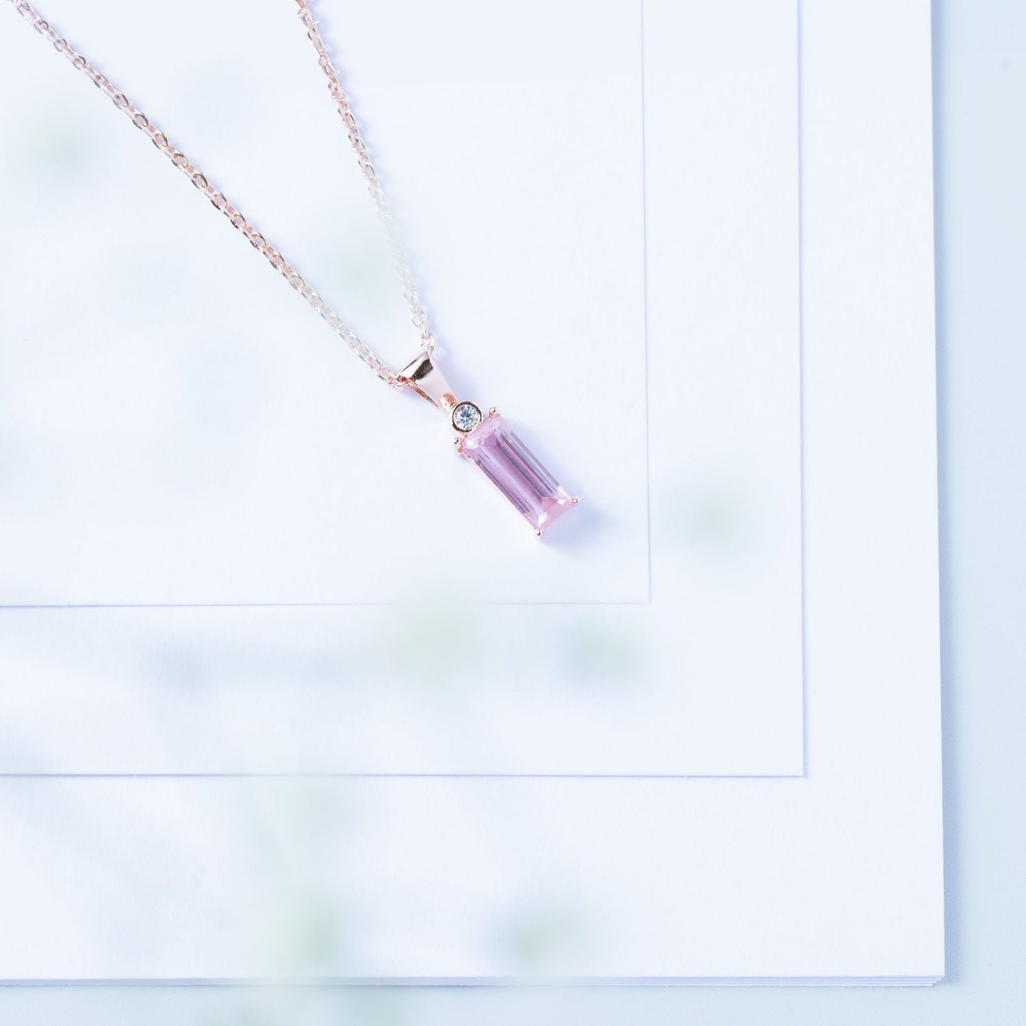 Timeless Emerald Elegance Pendant (Rose Gold)