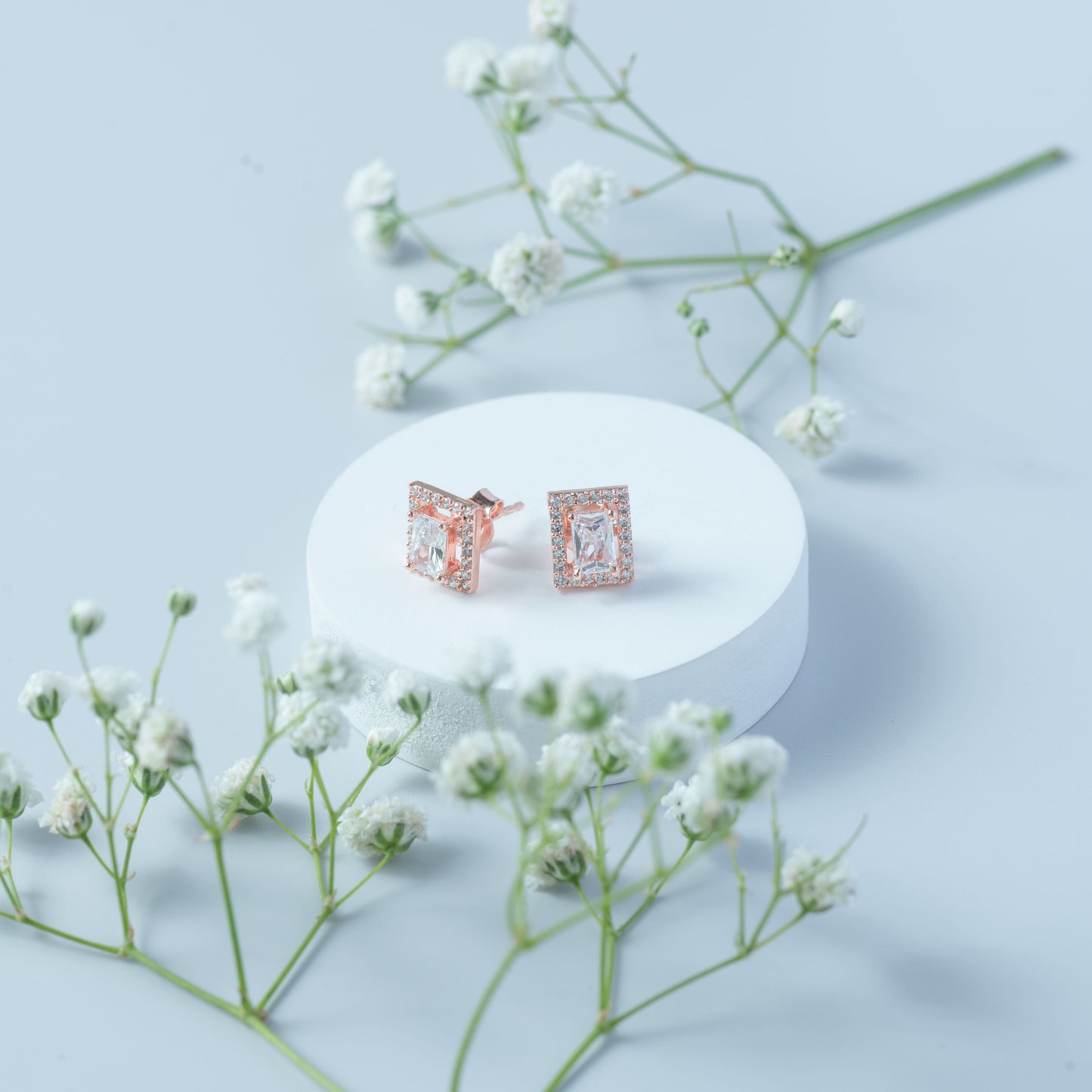 Radiant Halo Rectangle Stud (Gold)