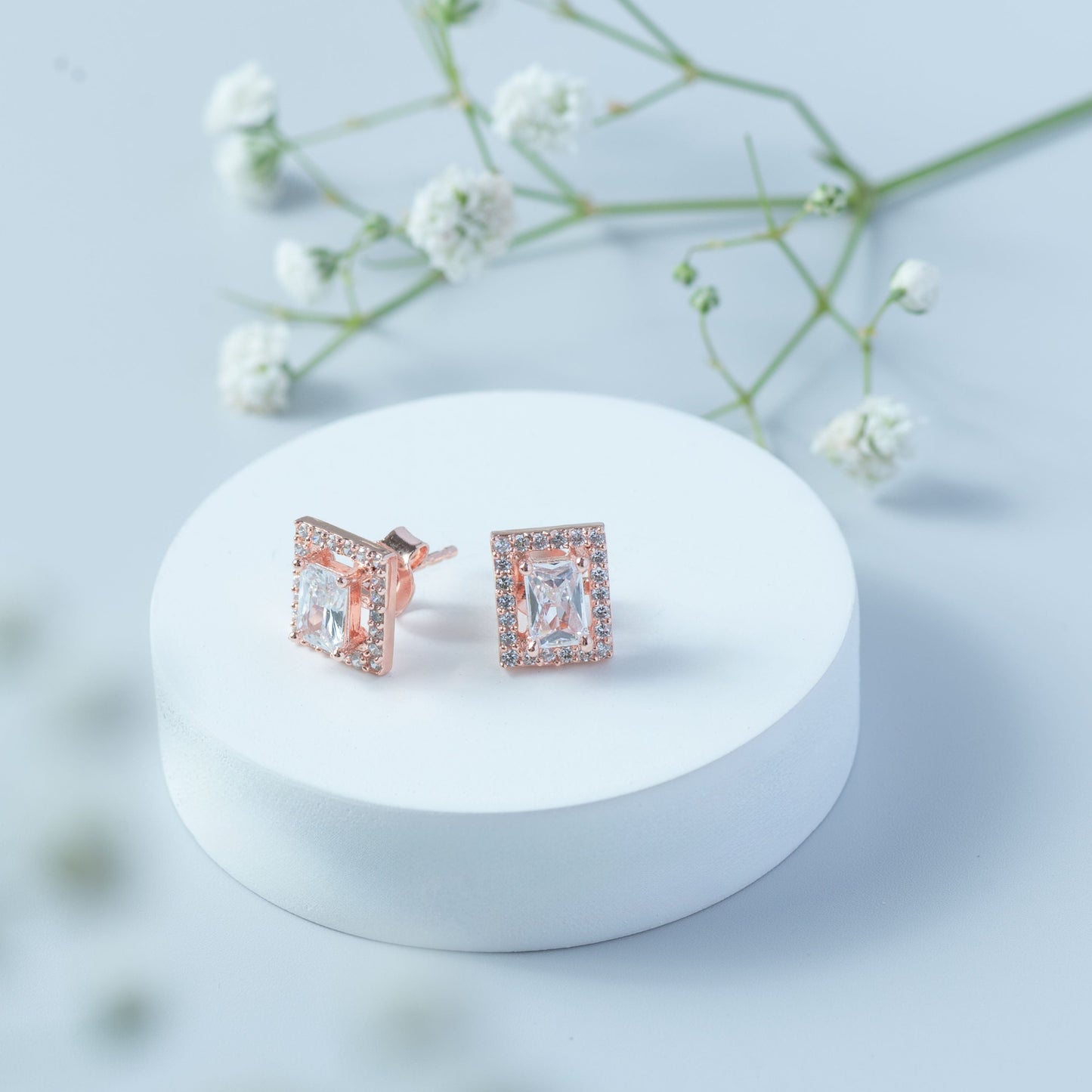 Radiant Halo Rectangle Stud (Gold)