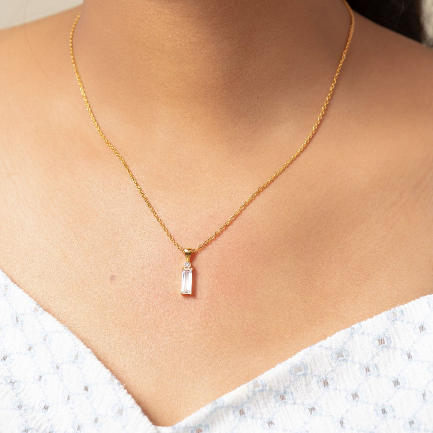 Timeless Emerald Elegance Pendant (Gold)