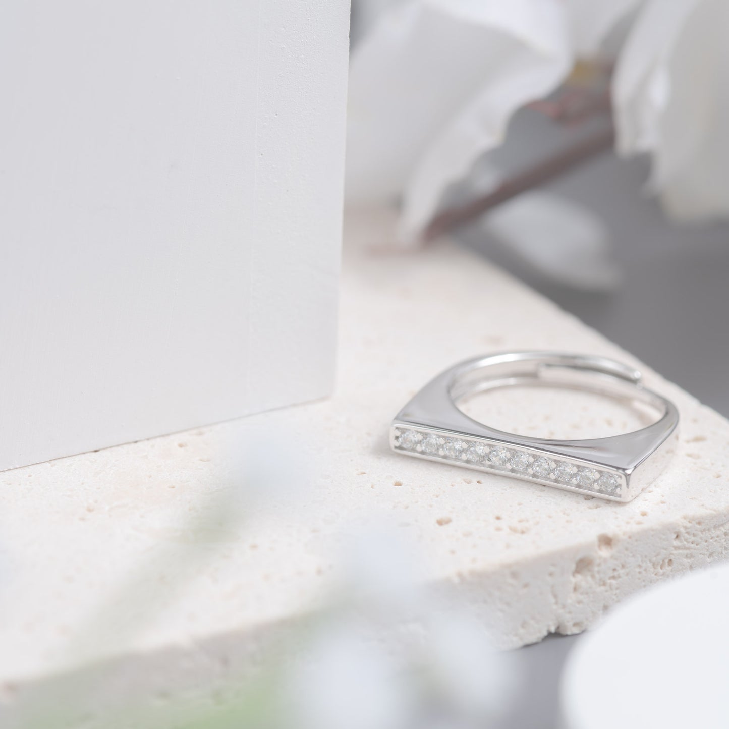 Glam Bar Ring