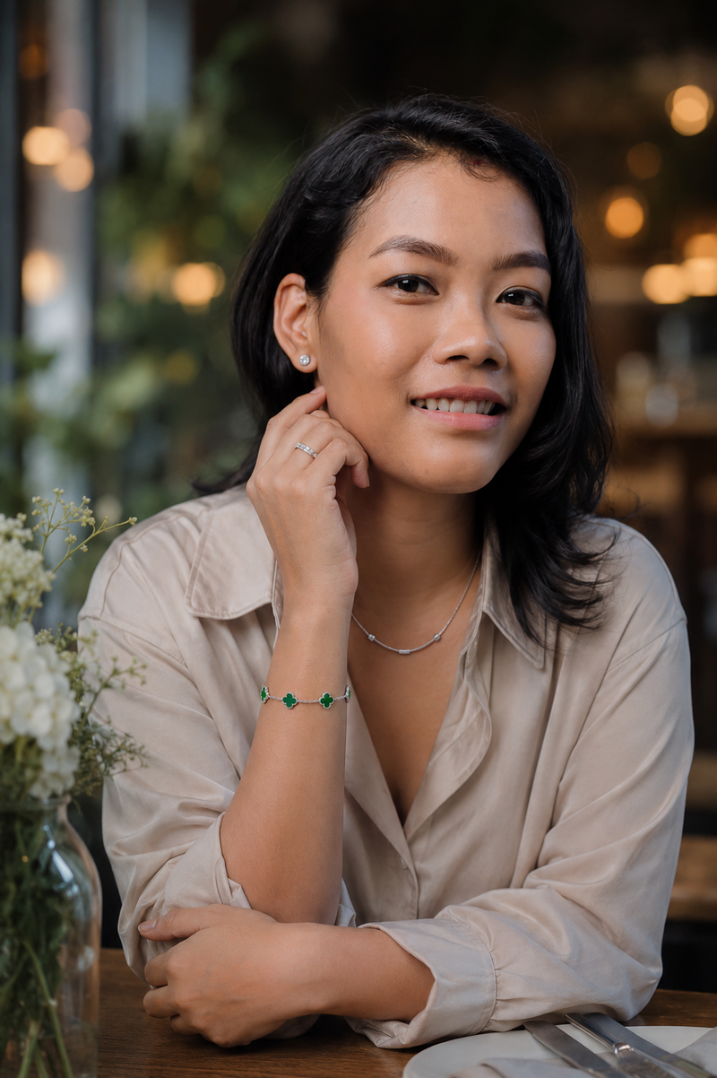 How to Choose the Right Silver Jewellery for Your Face Shape (Complete Guide)
