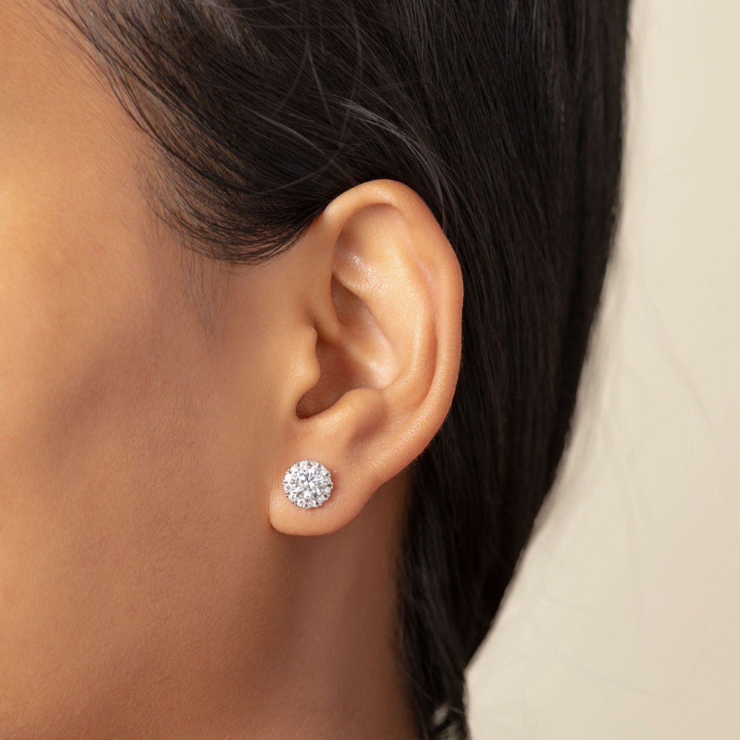 Ivaana Halo Solitaire Stud