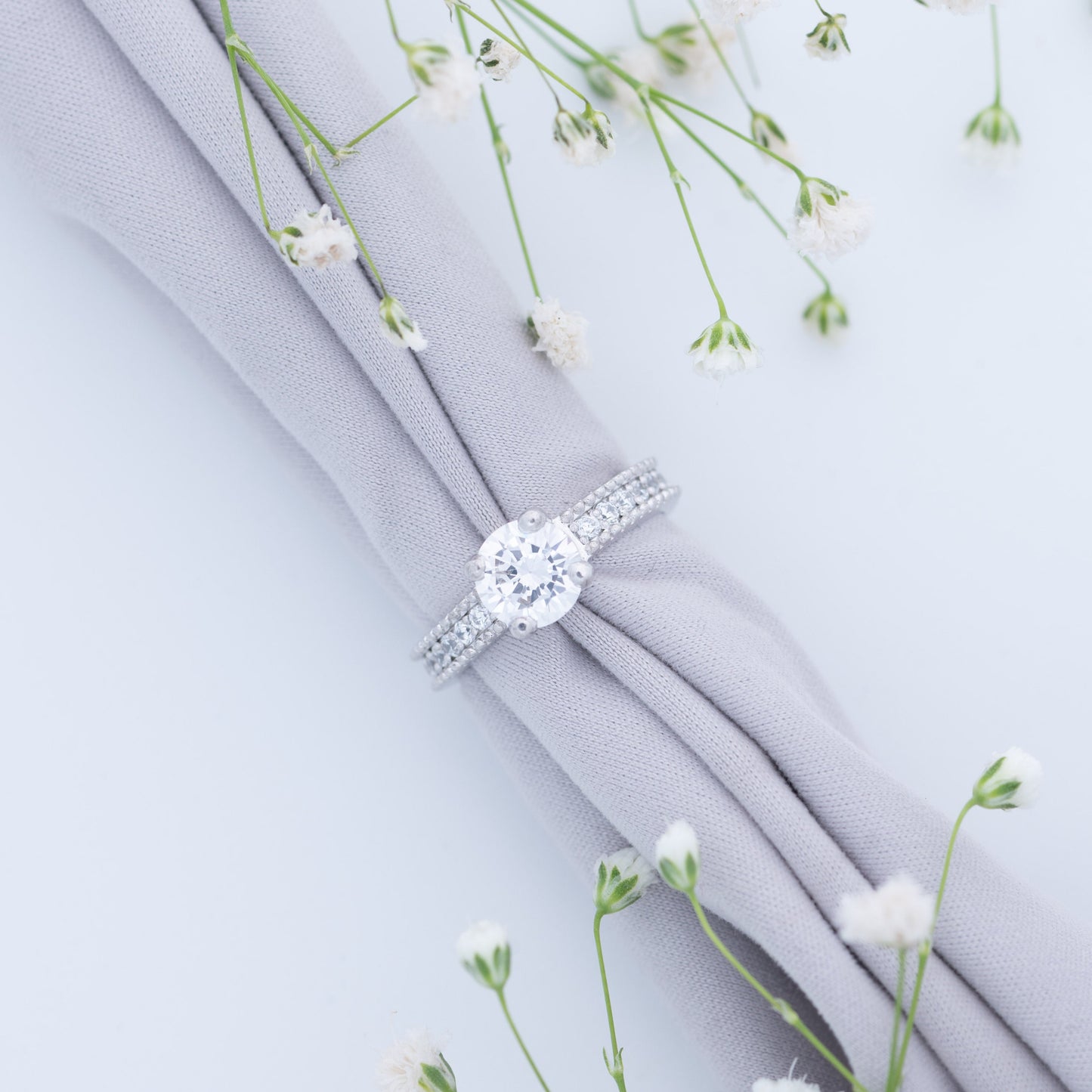 Vivara Solitaire Ring (Silver)